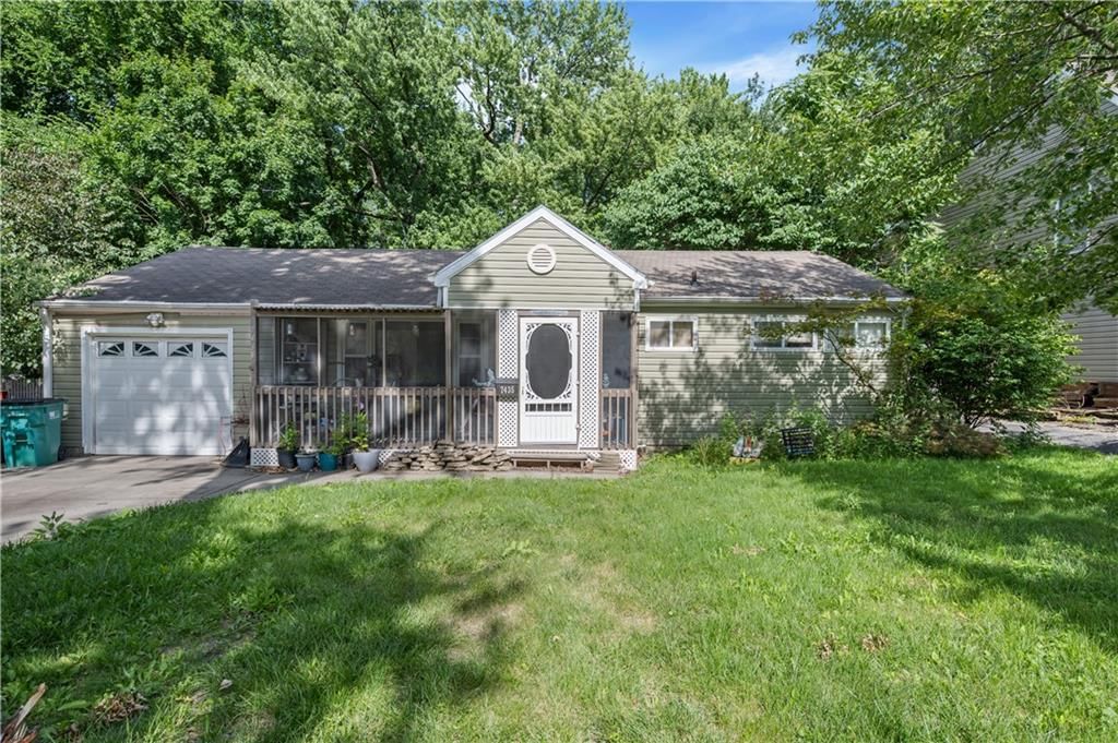 7435 Reeds Lane, Overland Park, KS