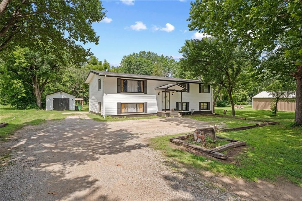4011 CR 3900 — photo 1