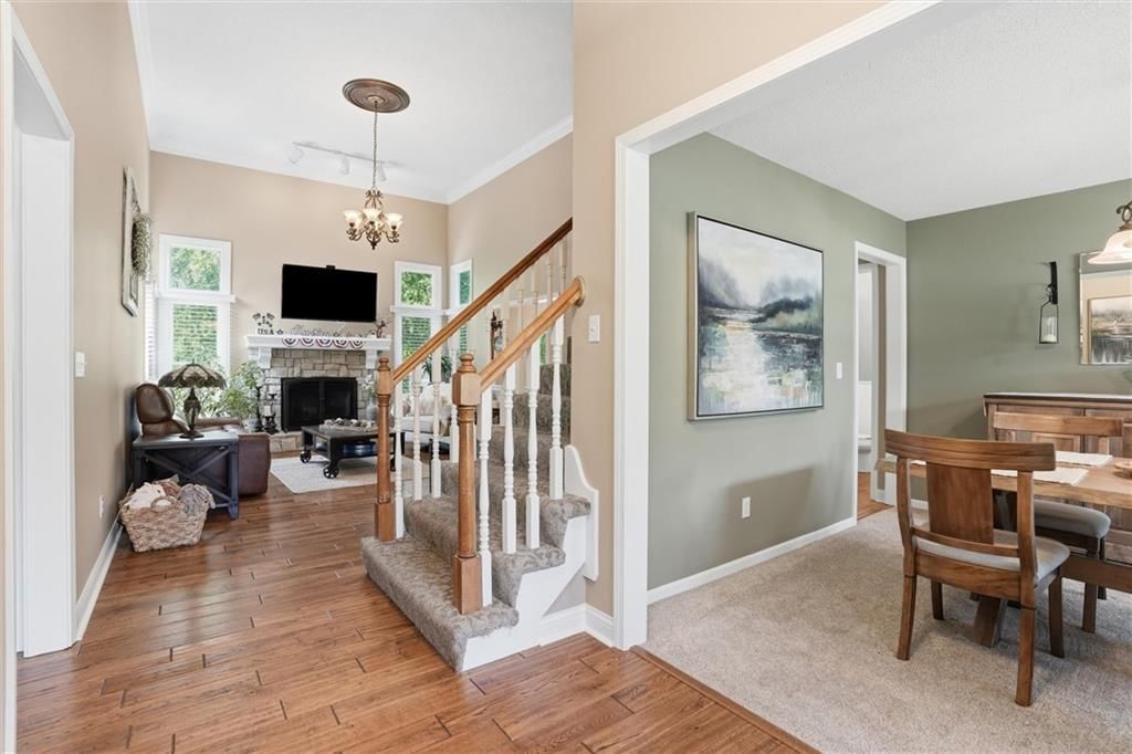 204 N WALKER Drive — photo 5