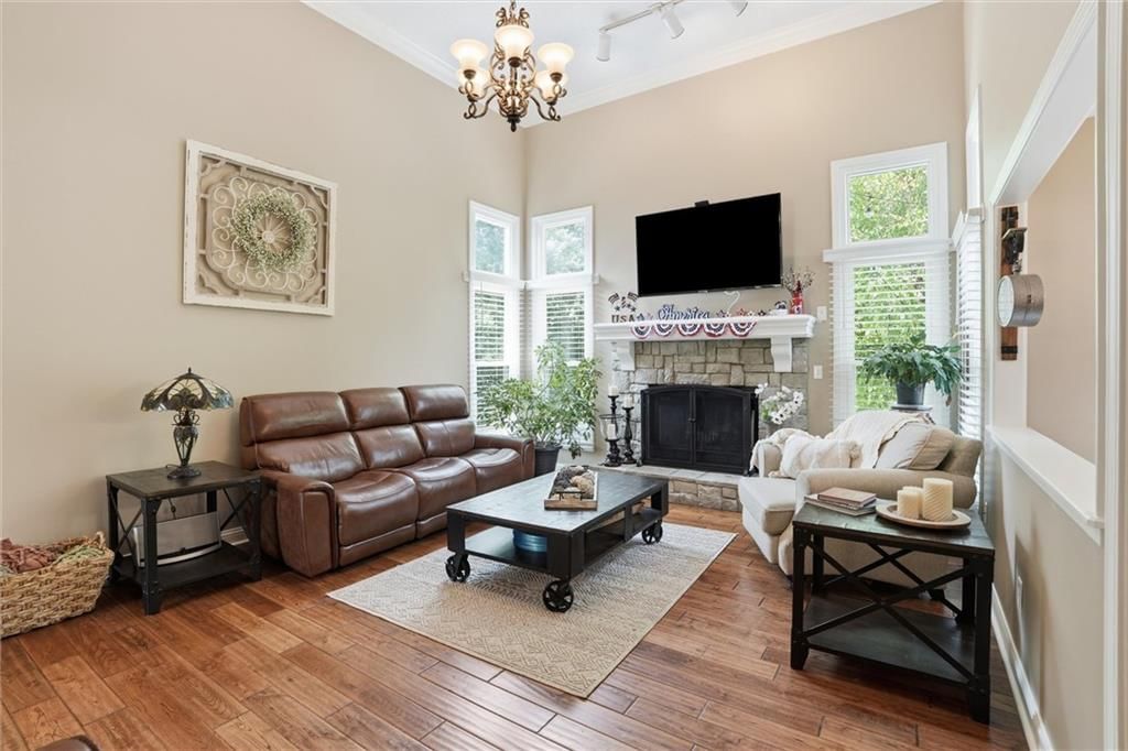 204 N WALKER Drive — photo 9