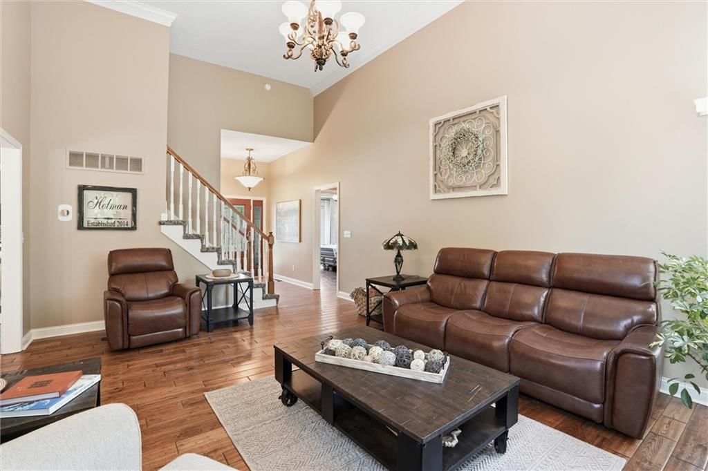 204 N WALKER Drive — photo 11