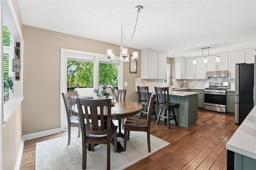 204 N WALKER Drive — photo 12