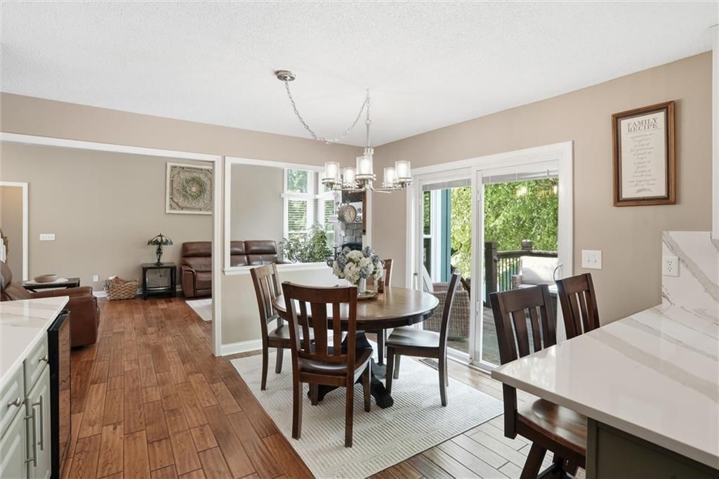 204 N WALKER Drive — photo 13