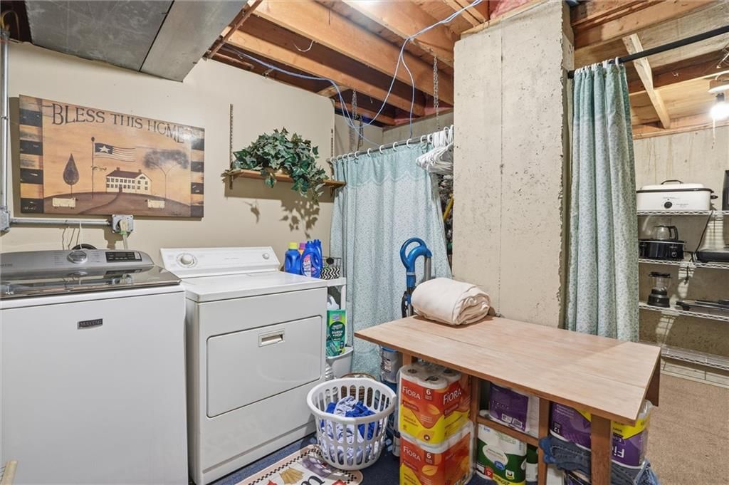 204 N WALKER Drive — photo 41