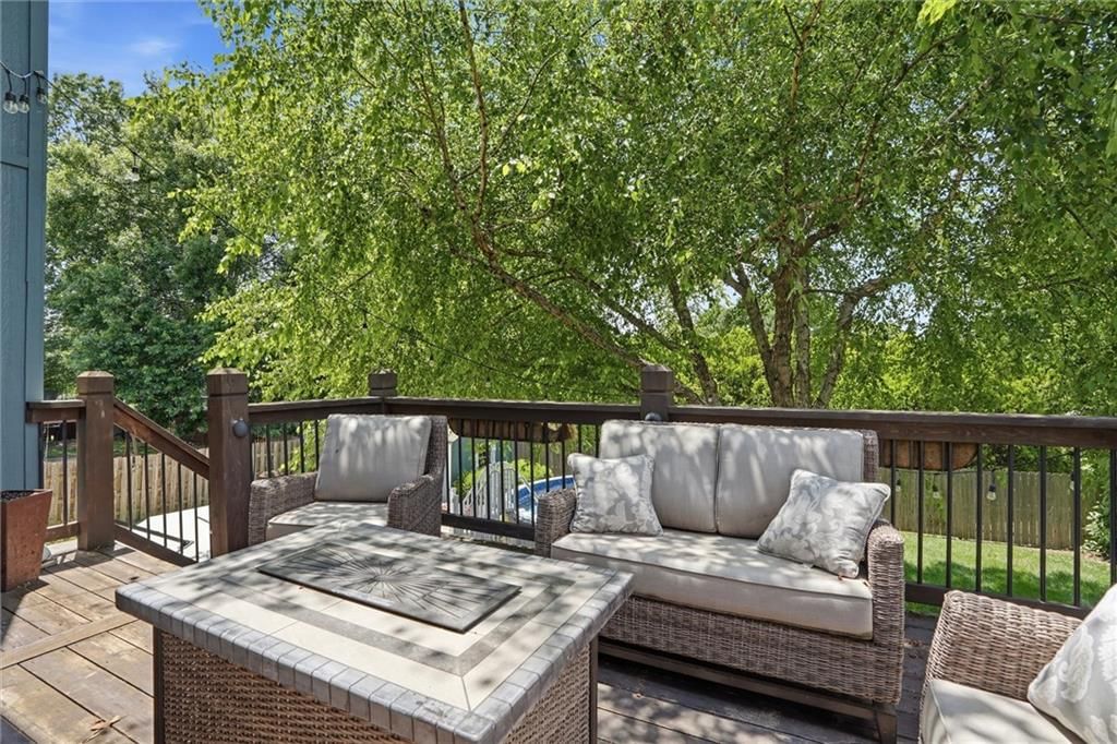 204 N WALKER Drive — photo 42