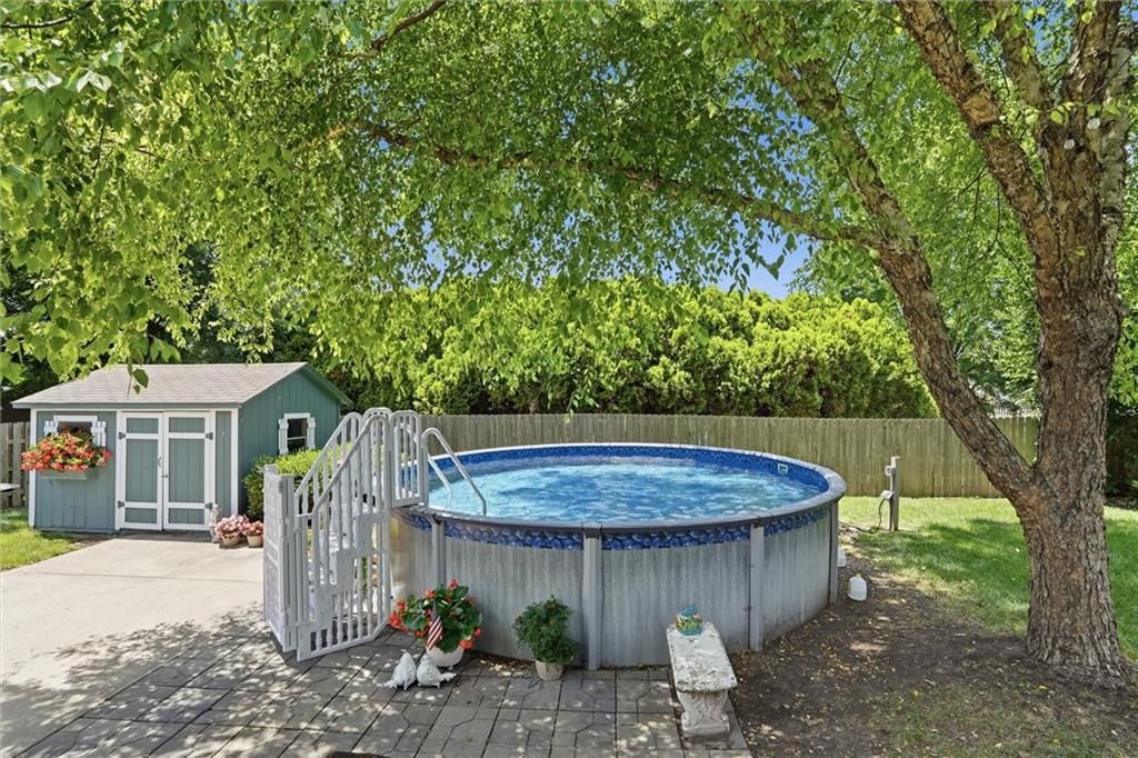204 N WALKER Drive — photo 44