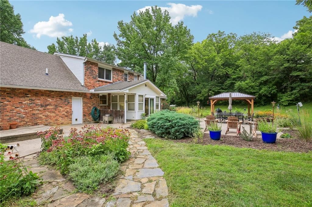 21629 Green Road — photo 38