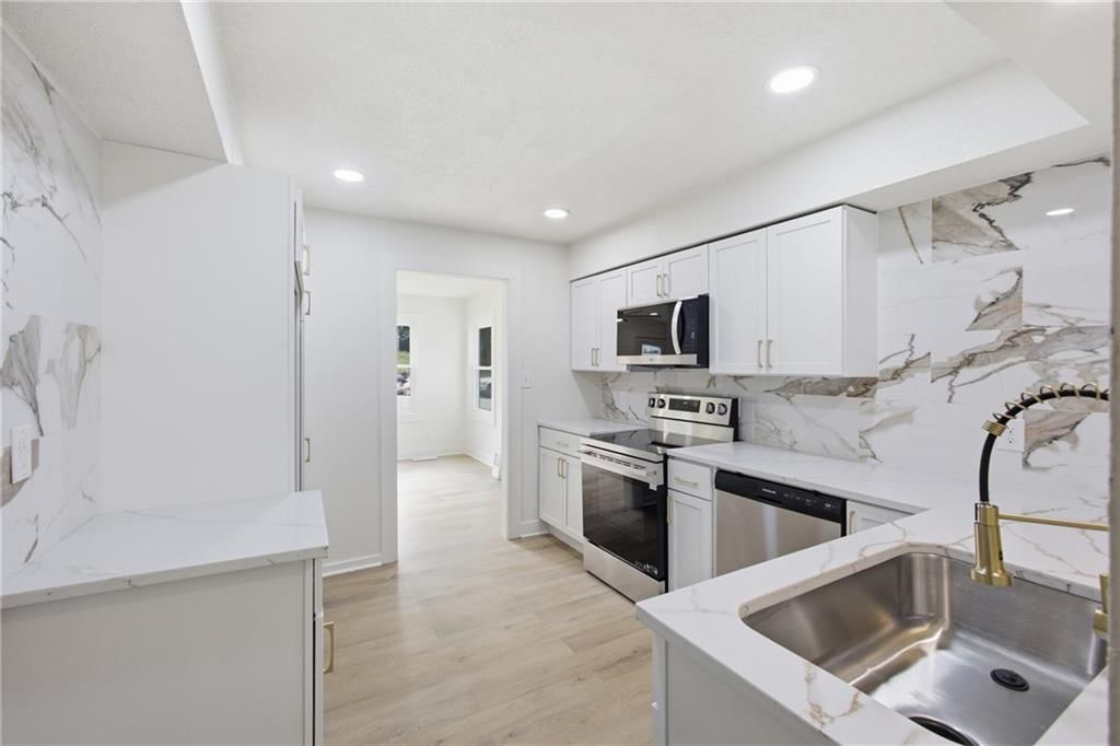 2221 S Hawthorne Avenue — photo 17