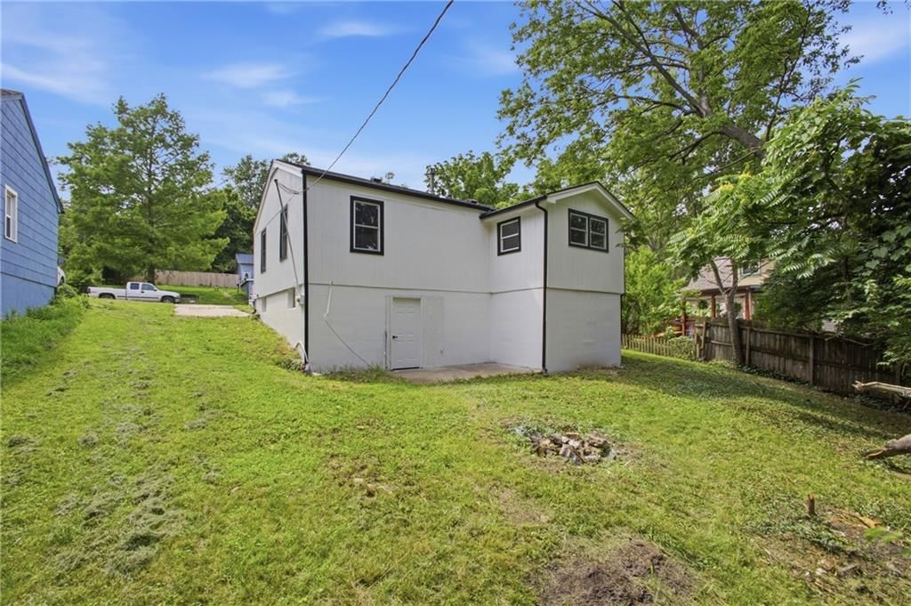 2221 S Hawthorne Avenue — photo 27