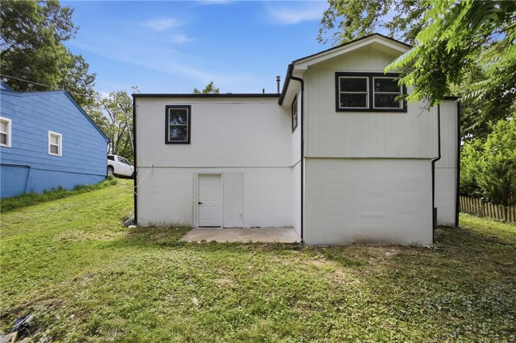 2221 S Hawthorne Avenue — photo 28