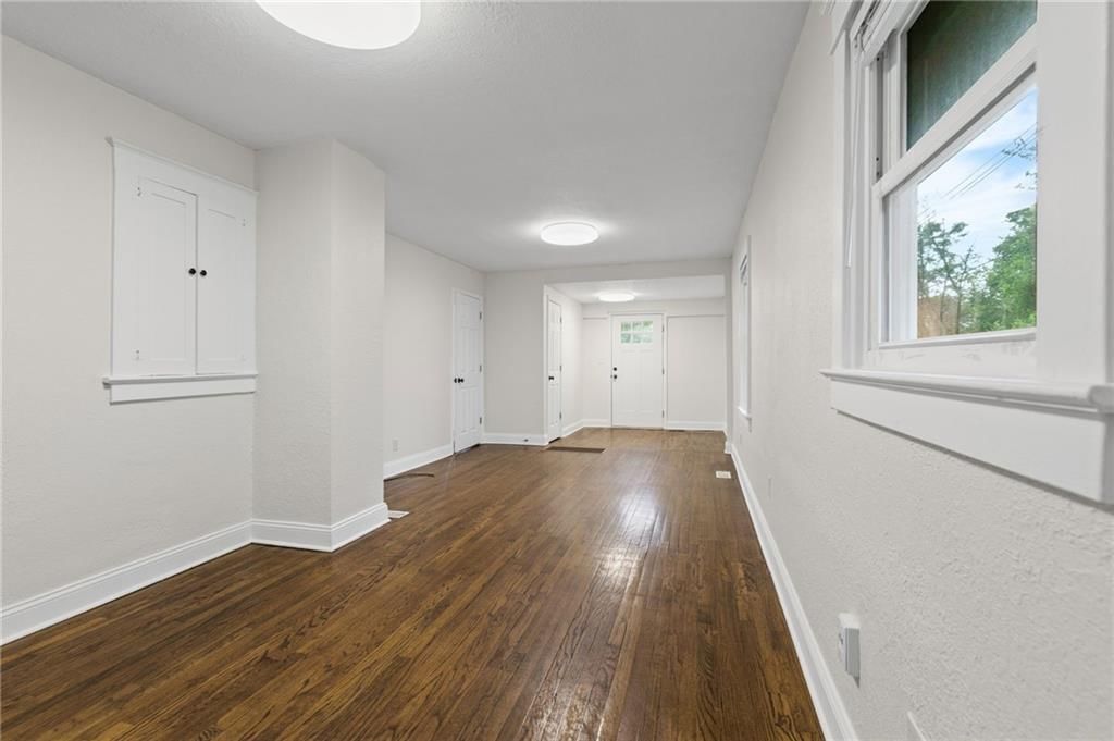 1131 N 49th Terrace — photo 2