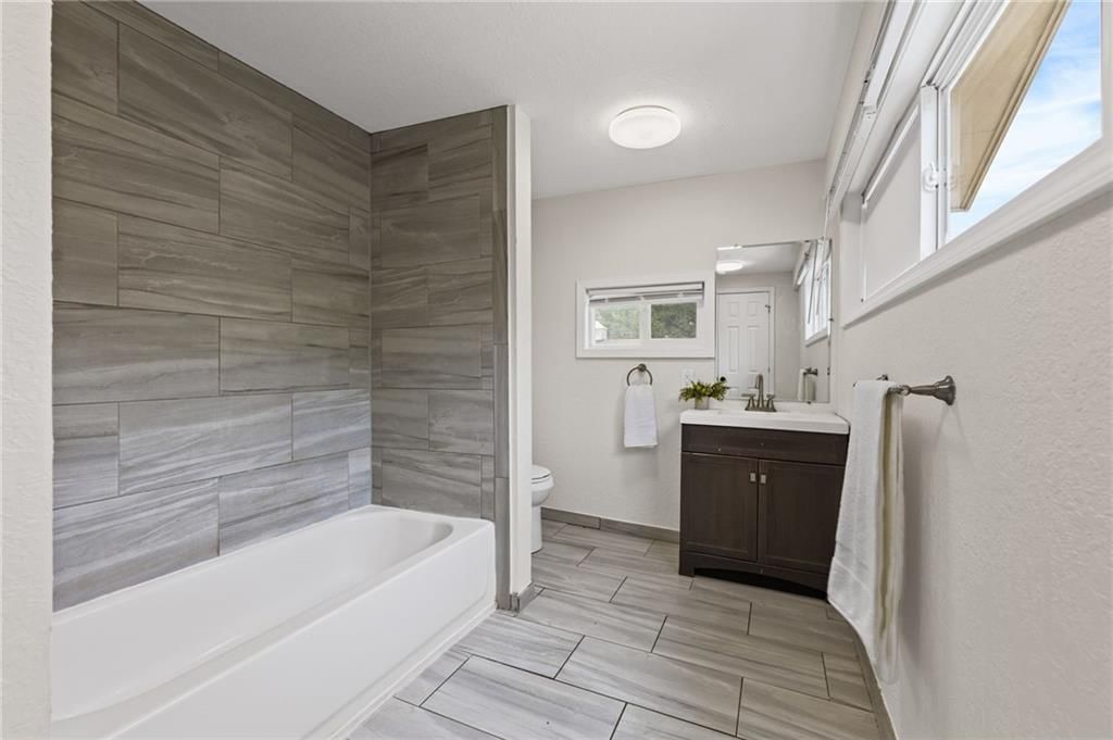 1131 N 49th Terrace — photo 13