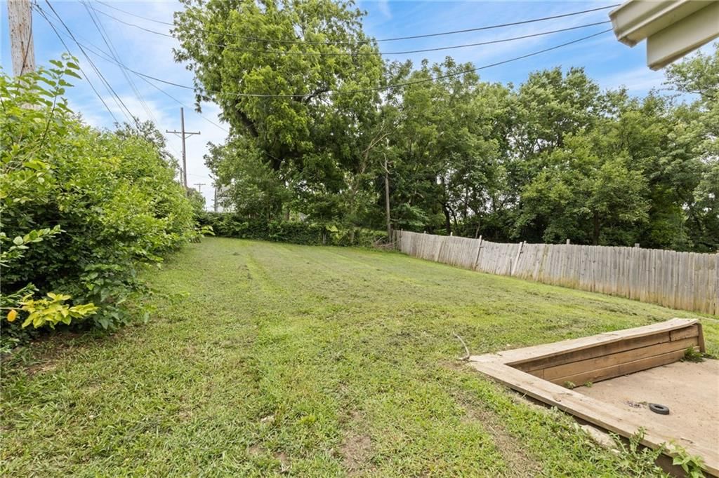 1131 N 49th Terrace — photo 21