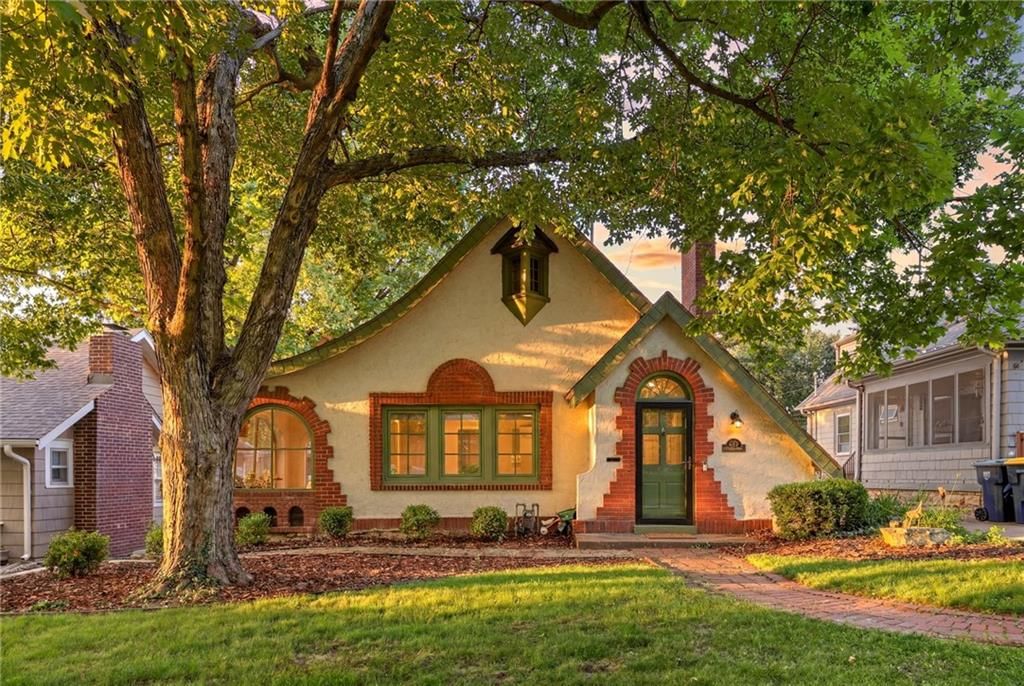 309 E Winthrope Road, Kansas City, MO