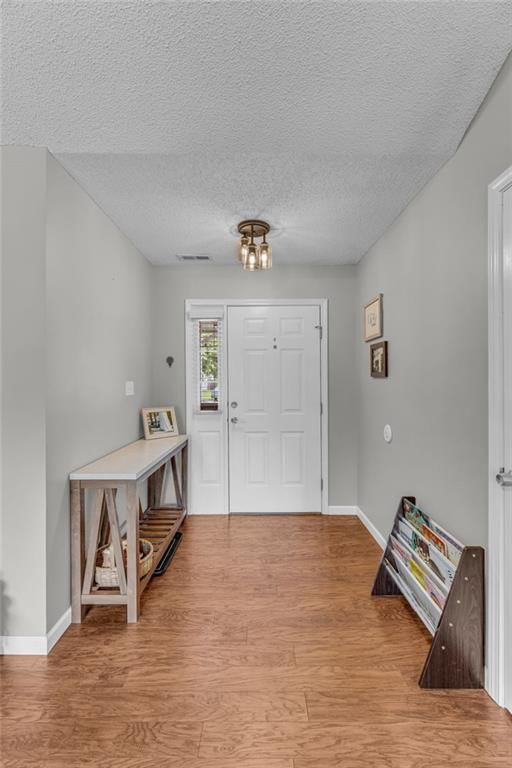 1010 Home Circle — photo 8
