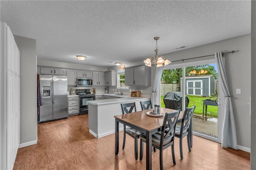 1010 Home Circle — photo 12