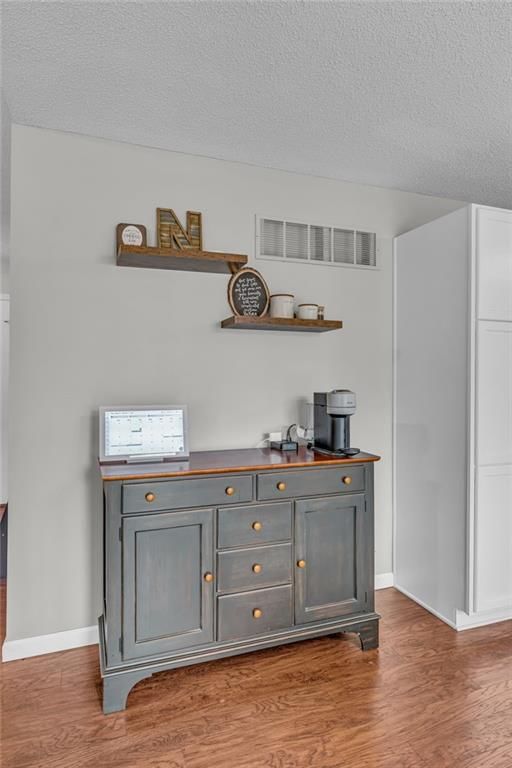 1010 Home Circle — photo 13