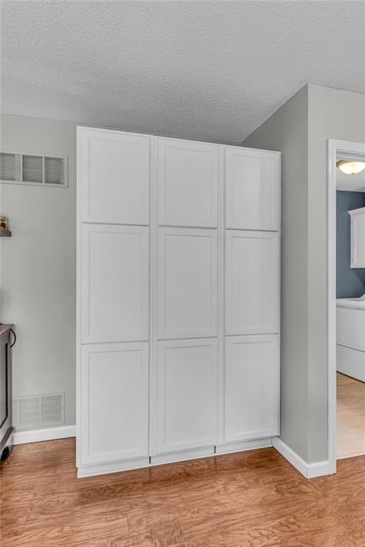 1010 Home Circle — photo 14