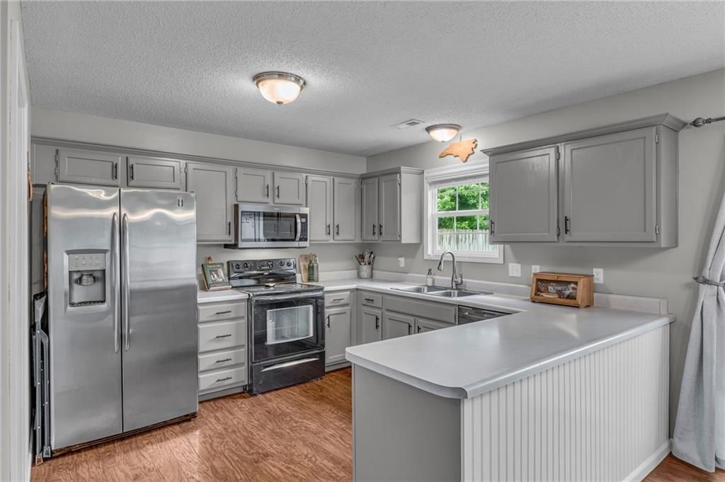 1010 Home Circle — photo 15