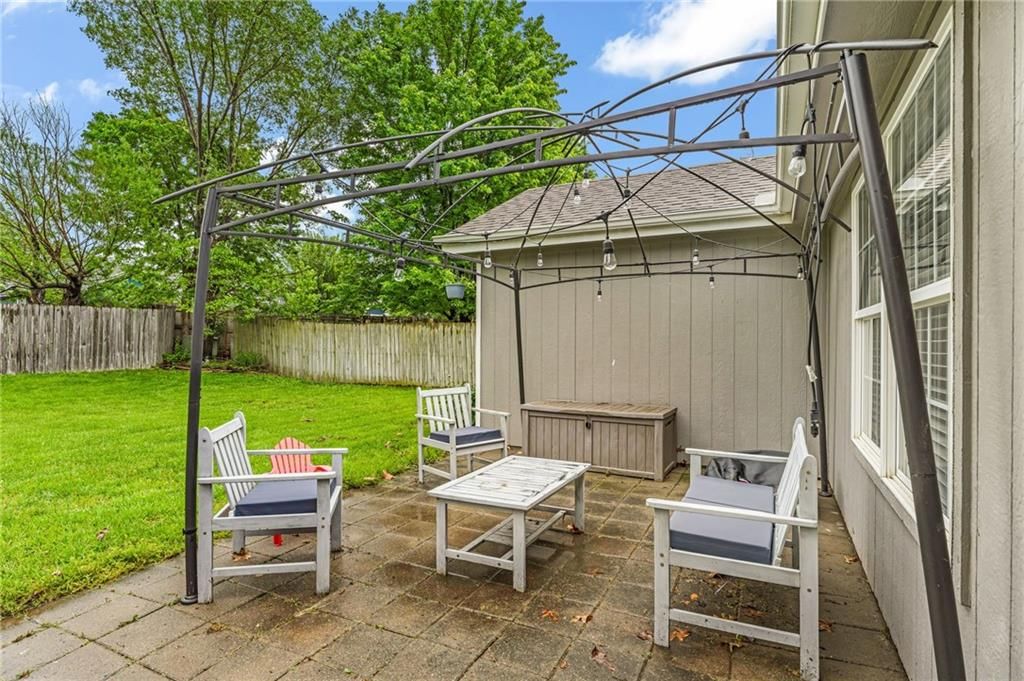 1010 Home Circle — photo 35