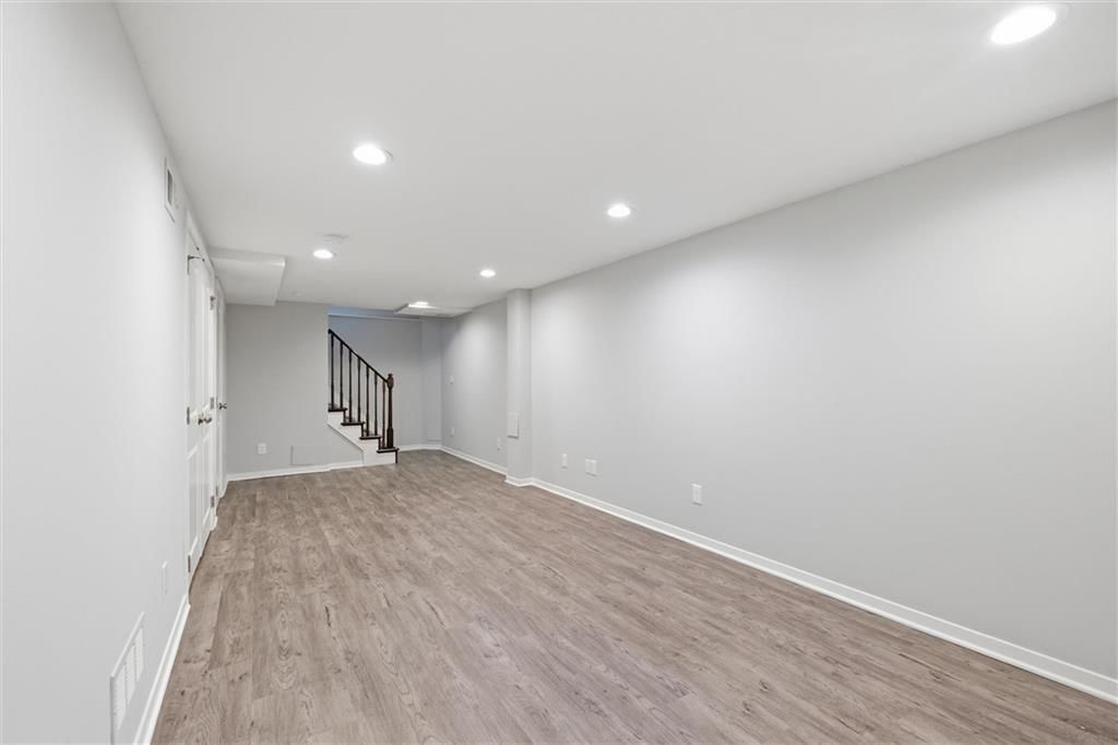 8633 W 89th Street — photo 28