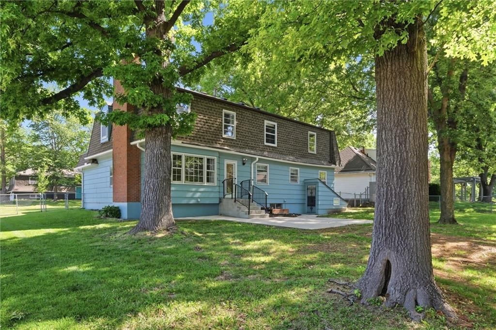 8633 W 89th Street — photo 31