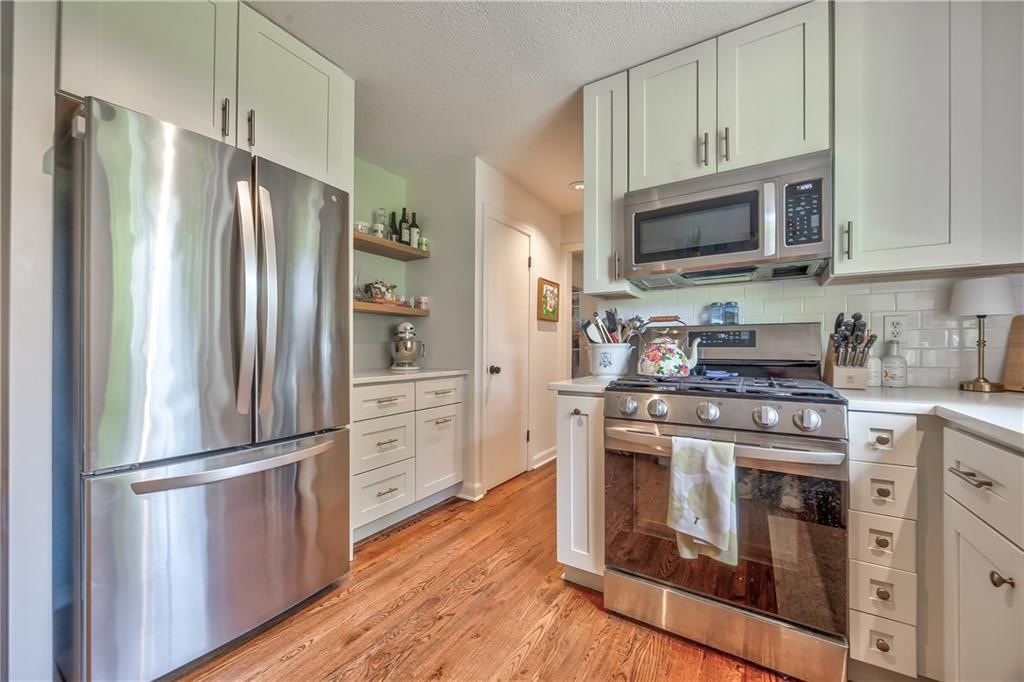 2417 W 49th Terrace — photo 14