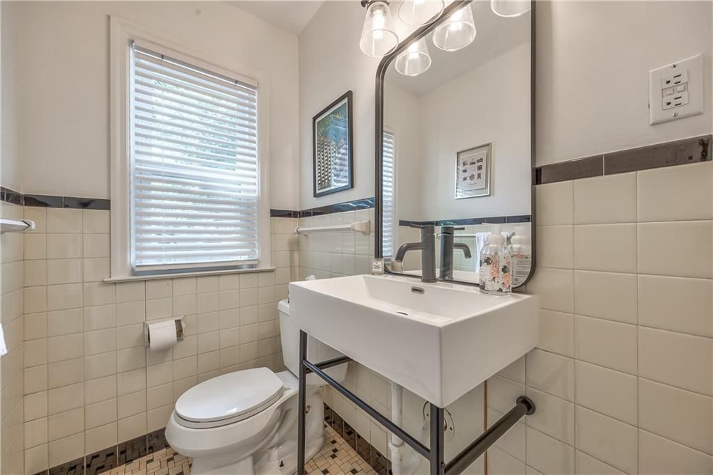 2417 W 49th Terrace — photo 15