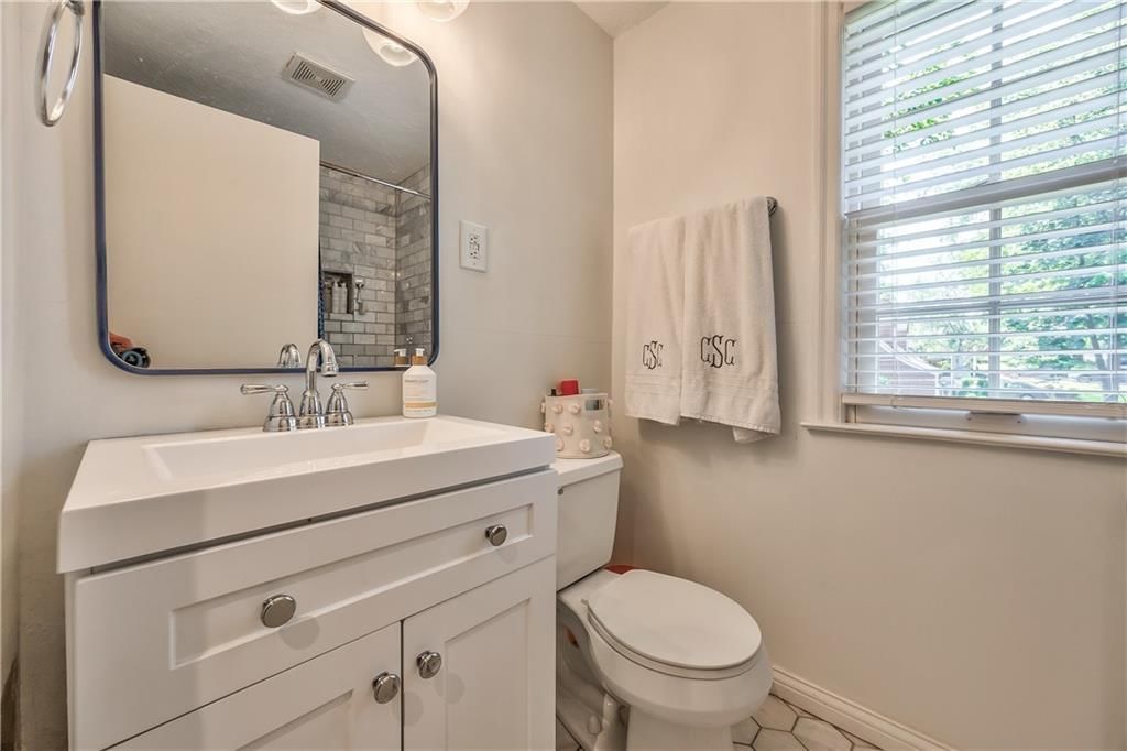 2417 W 49th Terrace — photo 19