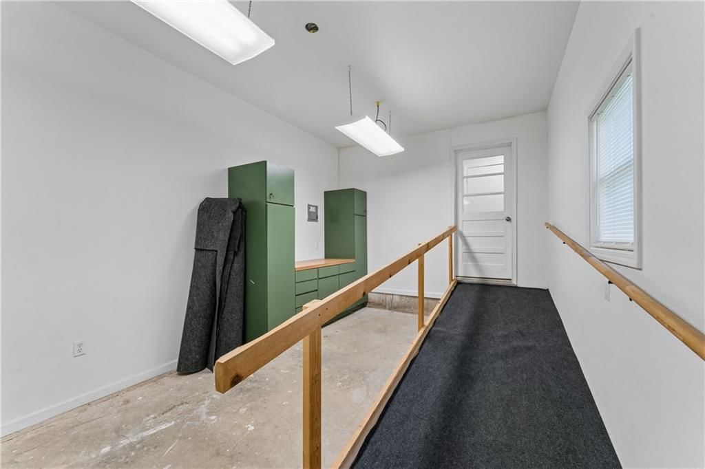 402 S West Street — photo 36