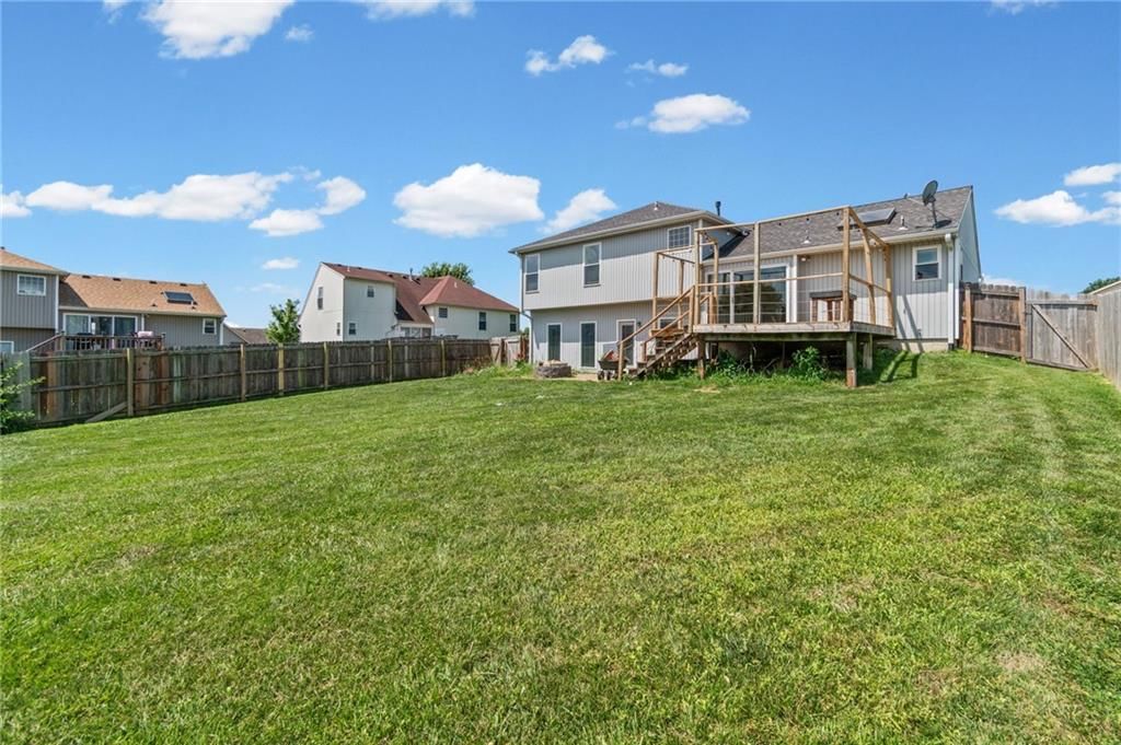 8505 N ARCOLA Avenue — photo 28