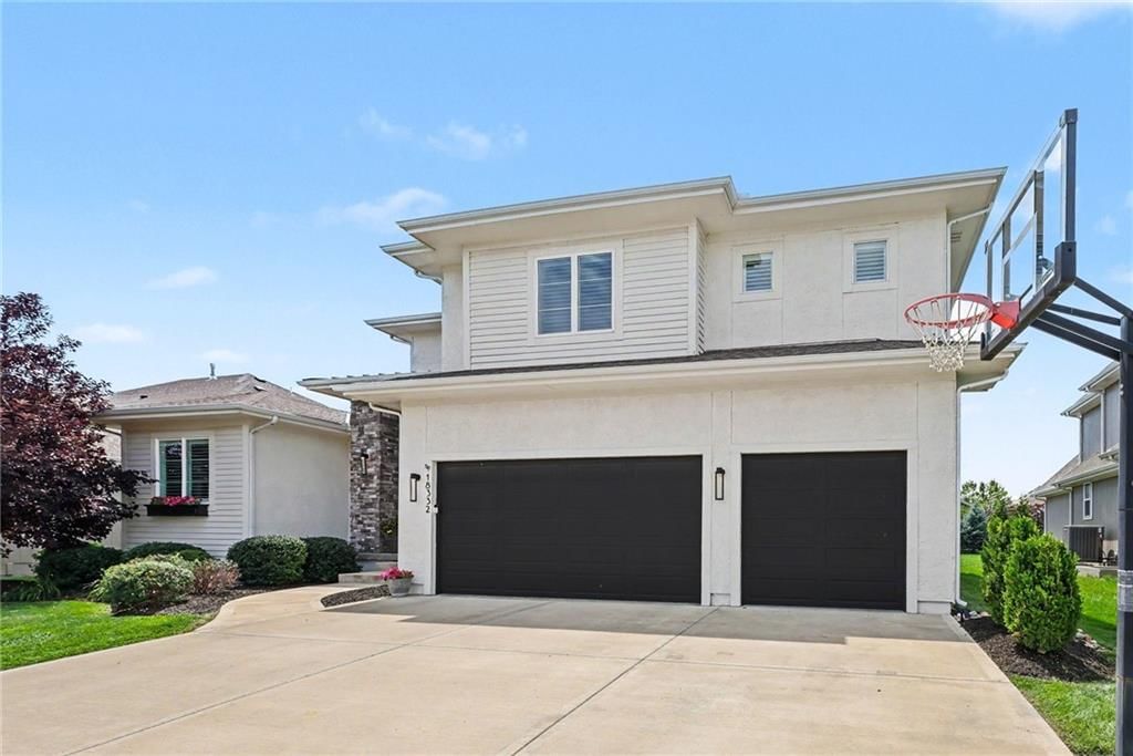 18332 Monrovia Street — photo 48