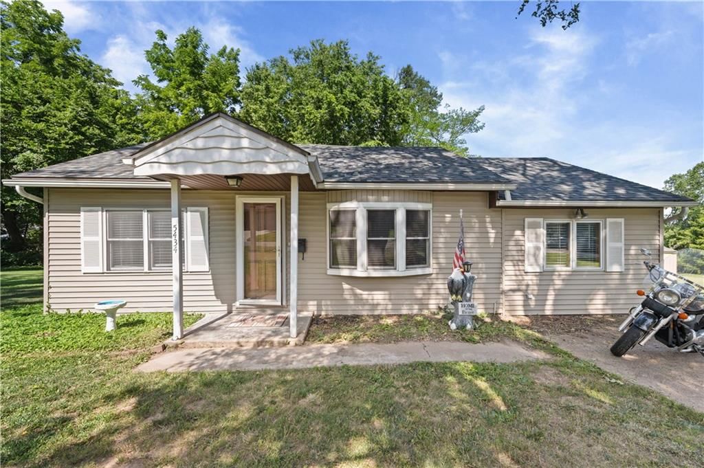 5434 Rosehill Road, Shawnee, KS