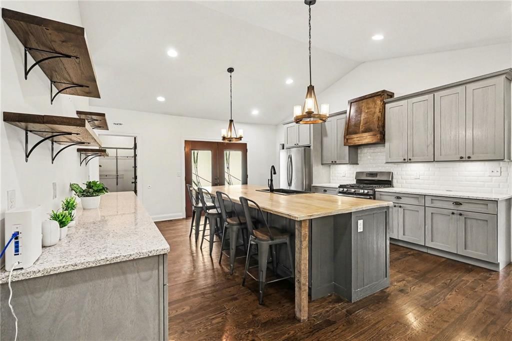 Photo 14 of 52 - 3322 N 67th Street, Kansas City, KS 66104