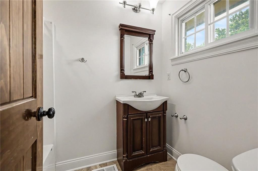 Photo 28 of 52 - 3322 N 67th Street, Kansas City, KS 66104