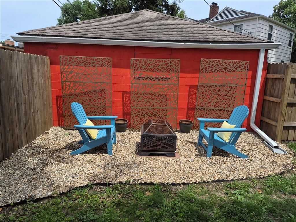 430 E 63rd Terrace — photo 33