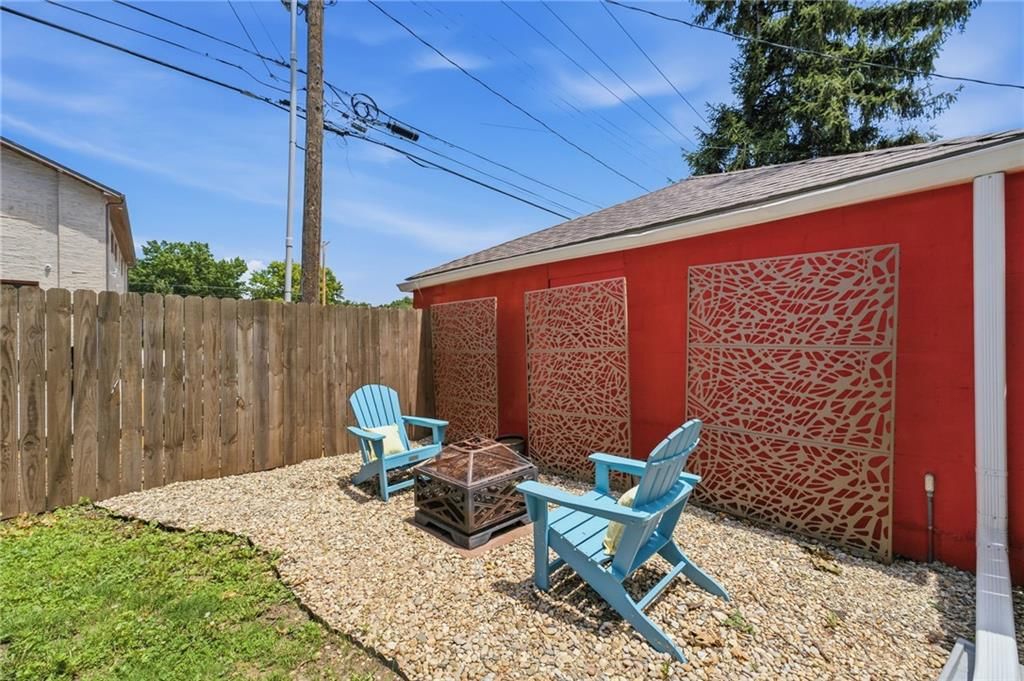 430 E 63rd Terrace — photo 34