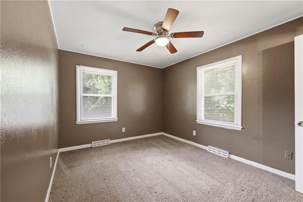 10504 Corrington Avenue — photo 11