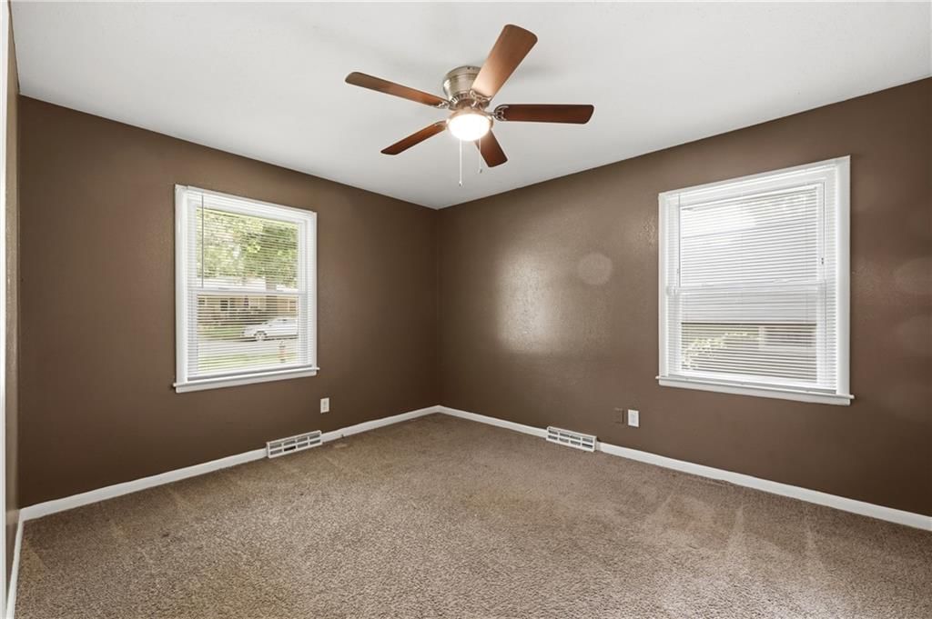 10504 Corrington Avenue — photo 14