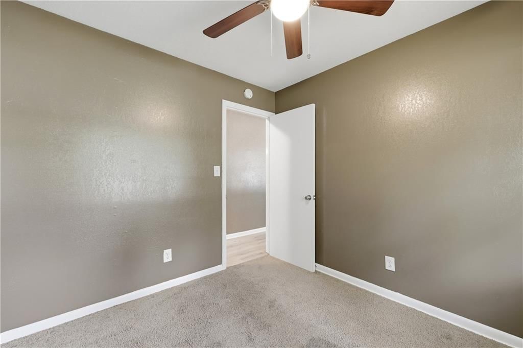 10504 Corrington Avenue — photo 17