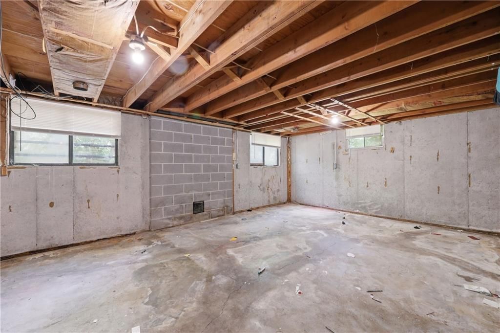 10504 Corrington Avenue — photo 22