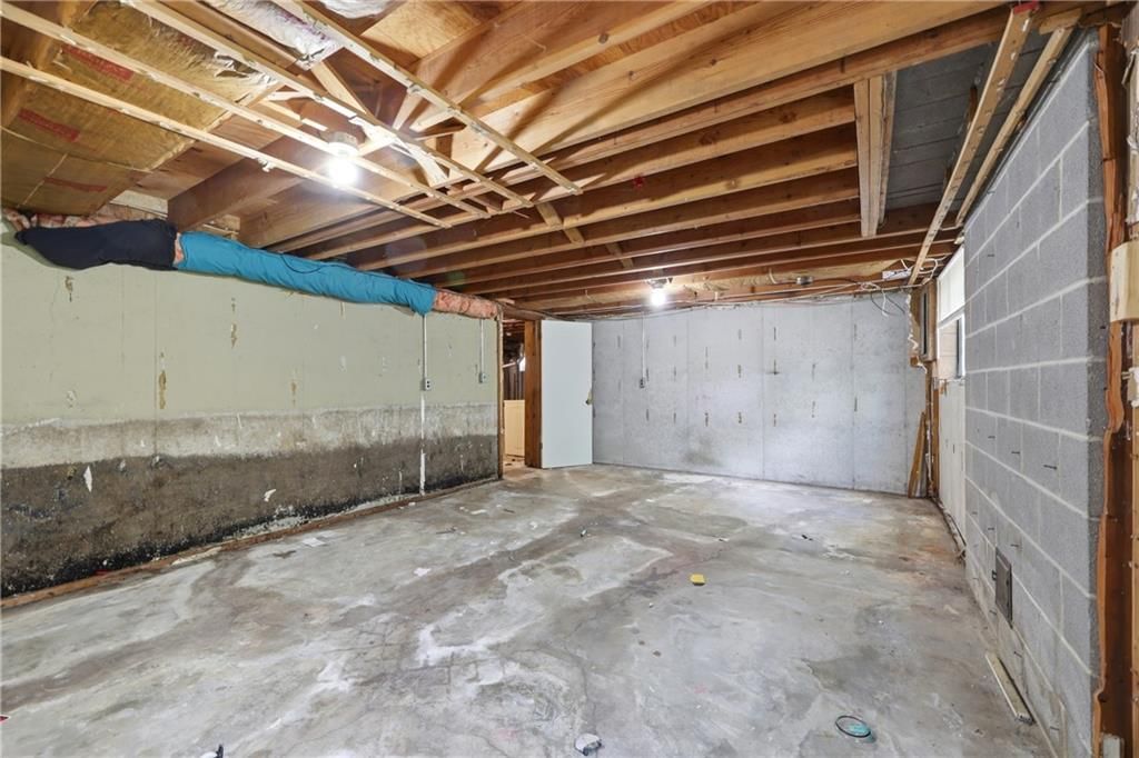 10504 Corrington Avenue — photo 23
