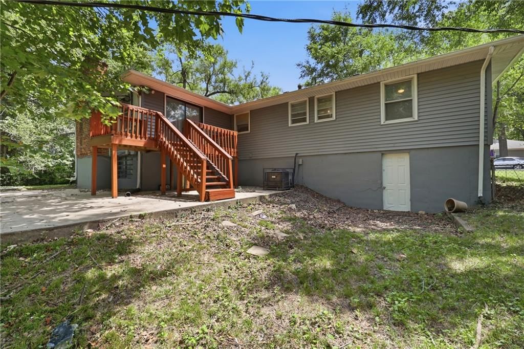 10504 Corrington Avenue — photo 26