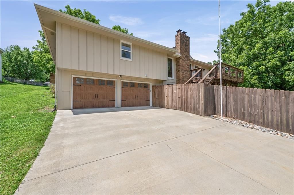 7606 NW 69th Terrace — photo 34