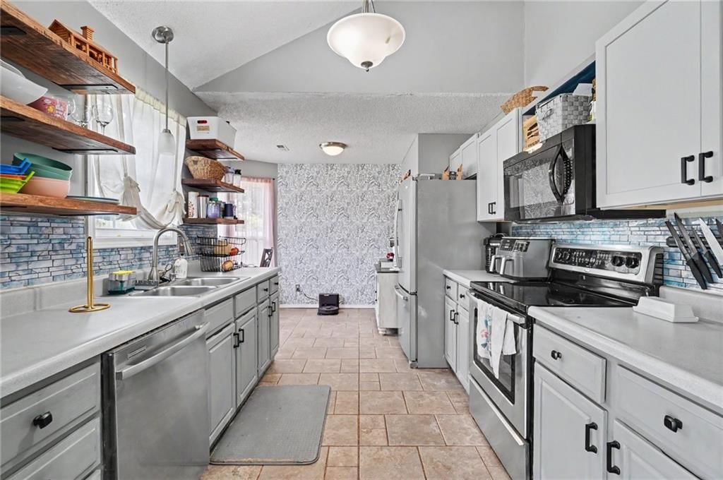 3028 W 30th Court — photo 10
