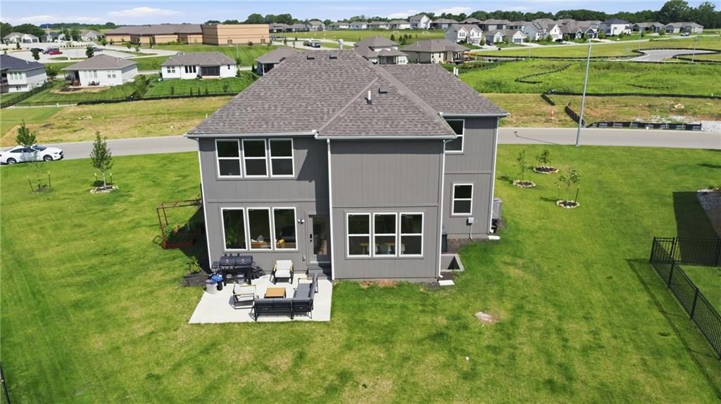 18833 Bittersweet Drive — photo 6