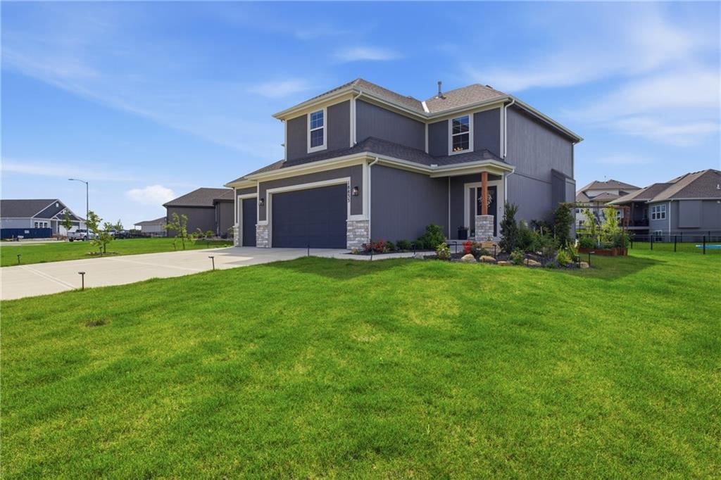18833 Bittersweet Drive — photo 10