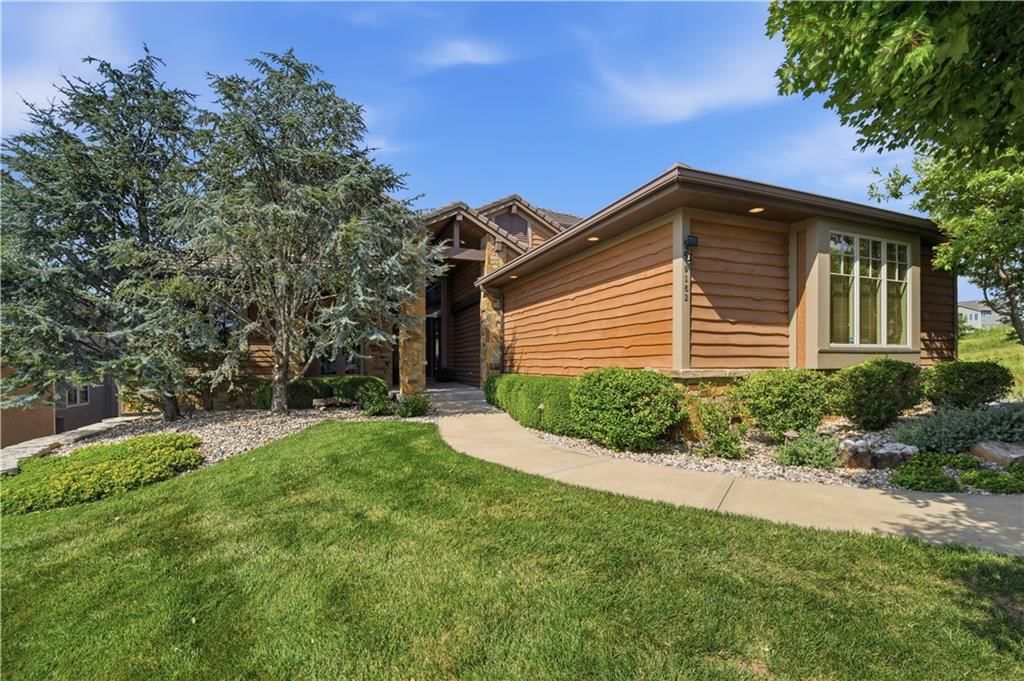 9162 COTTONWOOD CANYON Drive — photo 2
