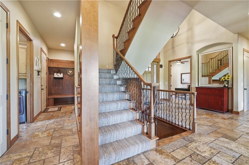 9162 COTTONWOOD CANYON Drive — photo 18