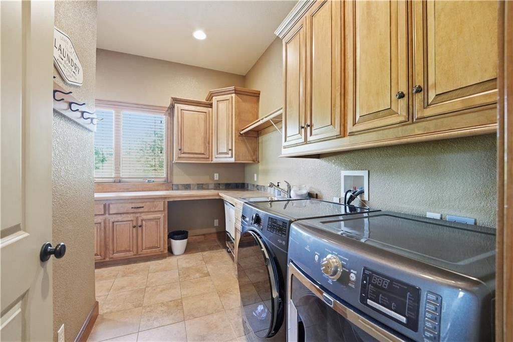 9162 COTTONWOOD CANYON Drive — photo 37